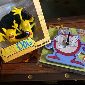 Cat Dog Figurine and Rockos Modern Life Wall Clock bundle